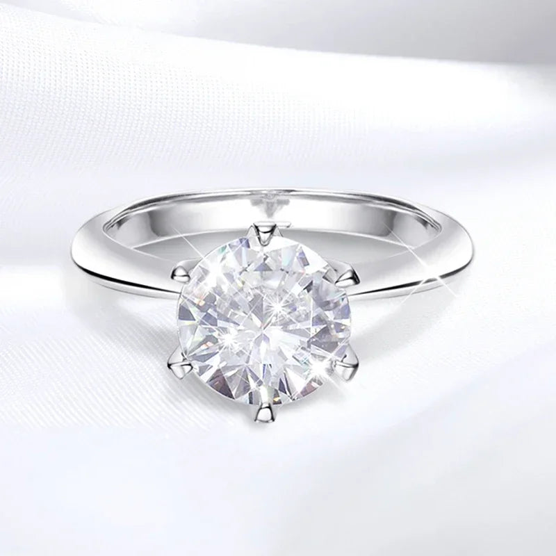 Elegant Women's Moissanite Engagement Ring